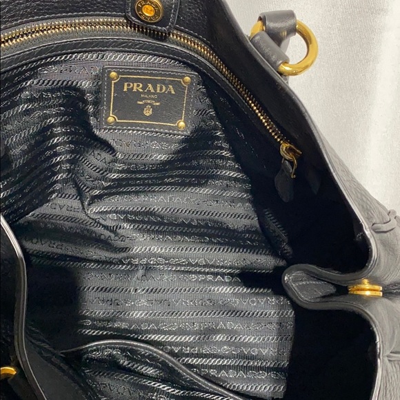 Prada 
Black Vitello Daino Leather Tote Bag - Picture 10 of 14